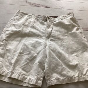 GUC Mens. CLUB Room Khaki Shorts Size 38